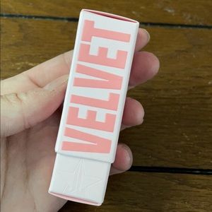 Jeffree star velvet trap